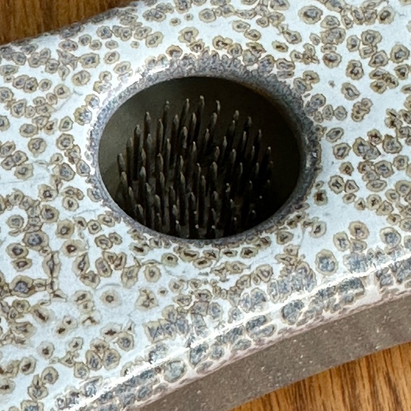 Ikebana Japanese Floral Arrangement Pottery Vase w Flower Frog Coyote Roadhouse - Picture 5 of 9